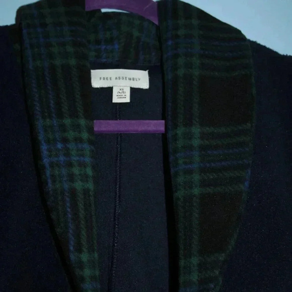 Free Assembly Fleece Jacket Sized XS - Picture 10 of 16